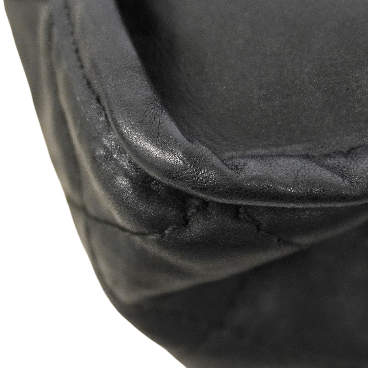 【6id5786】シャネル ショルダーバッグ マトラッセ Wチェーン レザー ブラック シルバー金具【中古】レディース