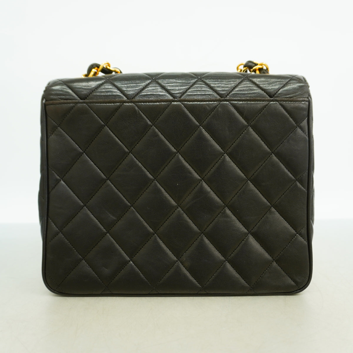 【6id5822】シャネル ショルダーバッグ マトラッセ チェーンショルダー ラムスキン ブラック ゴールド金具【中古】レディース