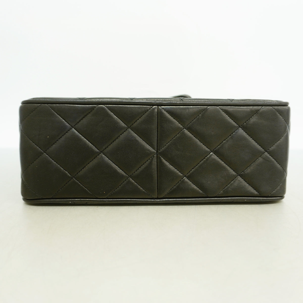 【6id5822】シャネル ショルダーバッグ マトラッセ チェーンショルダー ラムスキン ブラック ゴールド金具【中古】レディース