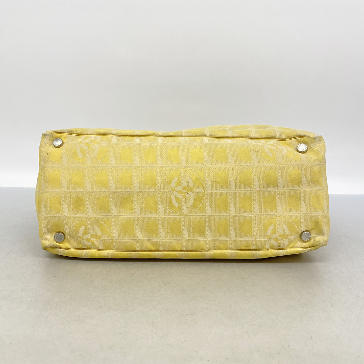 【6id5824】シャネル トートバッグ ニュートラベル ナイロン イエロー シルバー金具【中古】レディース