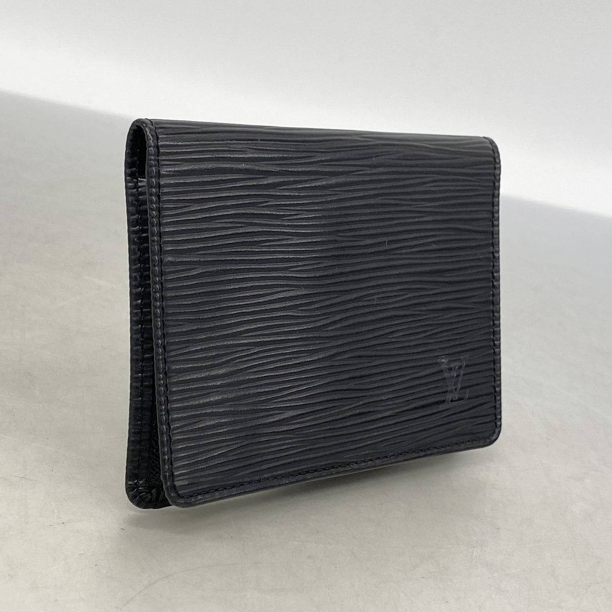 【6id5832】ルイヴィトン パスケース エピ ポルト2カルトヴェルティカル M63202 ノワール【中古】メンズ レディース ユニセックス