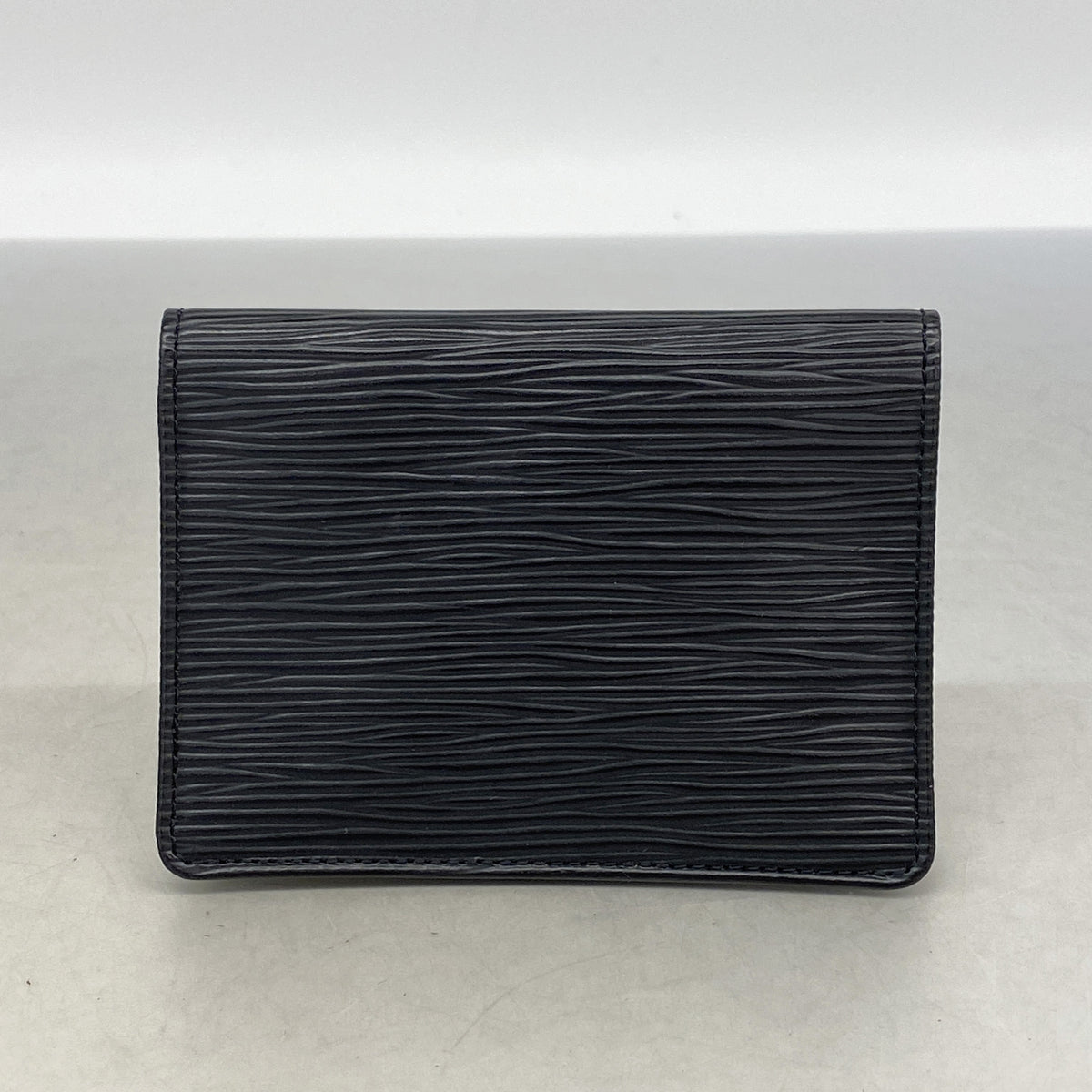 【6id5832】ルイヴィトン パスケース エピ ポルト2カルトヴェルティカル M63202 ノワール【中古】メンズ レディース ユニセックス