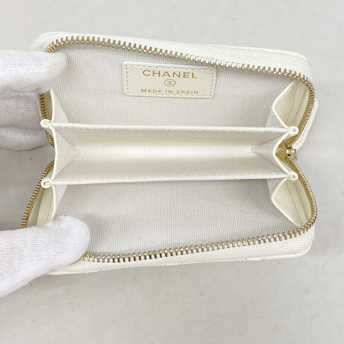 【6id5833】シャネル コインケース マトラッセ キャビアスキン アイボリー シャンパンゴールド金具【中古】レディース