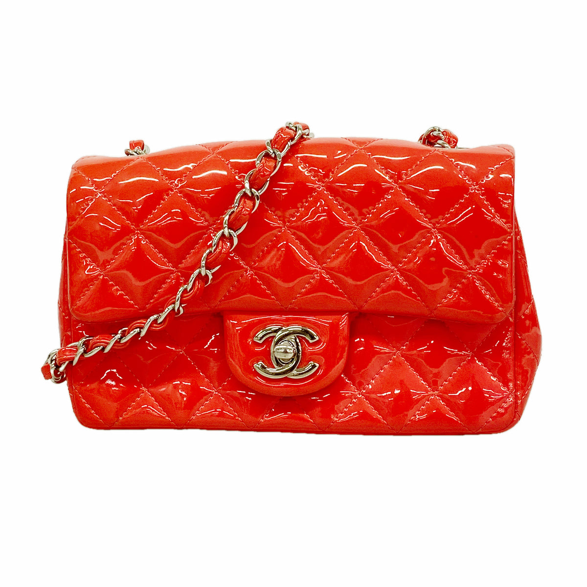 【6id5885】シャネル ショルダーバッグ マトラッセ チェーンショルダー パテントレザー レッド シルバー金具【中古】レディース