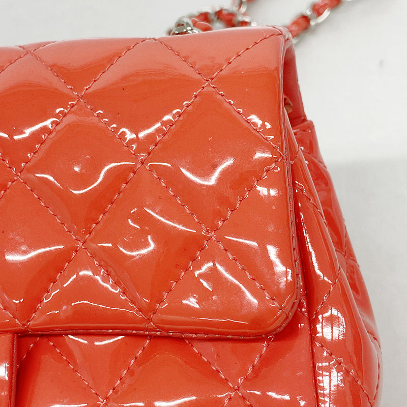 【6id5885】シャネル ショルダーバッグ マトラッセ チェーンショルダー パテントレザー レッド シルバー金具【中古】レディース