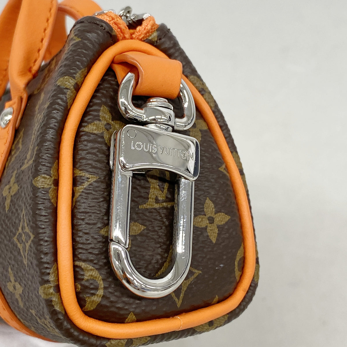 【6id5890-h】ルイヴィトン キーホルダー・チャーム モノグラム ミニキーポル M01522 ブラウン オレンジ【中古】メンズ レディース ユニセックス