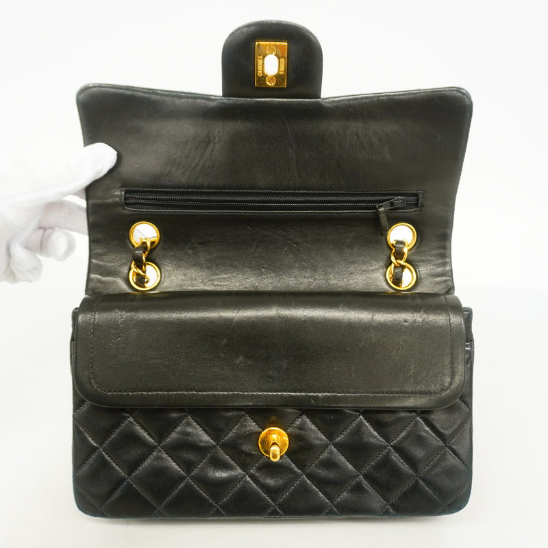 【6id5933】シャネル ショルダーバッグ マトラッセ Wフラップ Wチェーン ラムスキン ブラック ゴールド金具【中古】レディース
