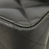 【6id5939-e】シャネル ショルダーバッグ デカマトラッセ Wフラップ Wチェーン ラムスキン ブラック シャンパンゴールド金具【中古】レディース
