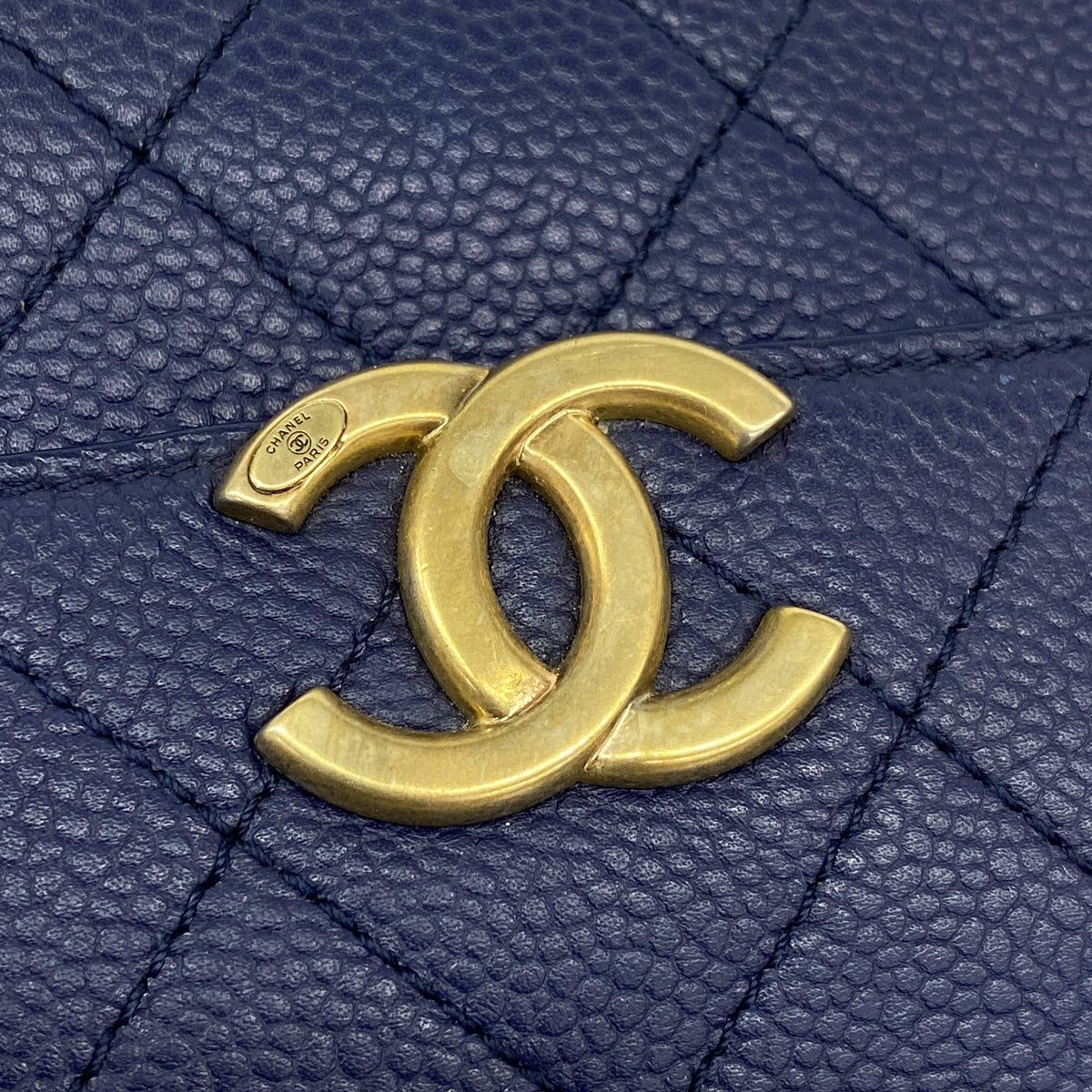 【6id5975】シャネル バニティバッグ マトラッセ チェーンショルダー キャビアスキン ネイビー ゴールド金具 2wayバッグ【中古】レディース