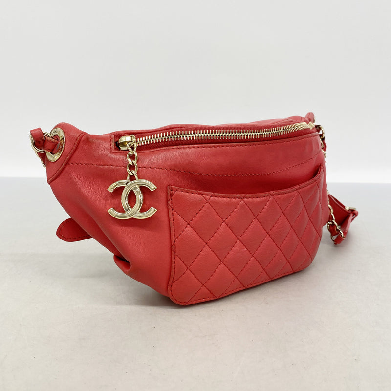 【6id5976】シャネル ボディバッグ マトラッセ ラムスキン レッド シャンパンゴールド金具【中古】レディース