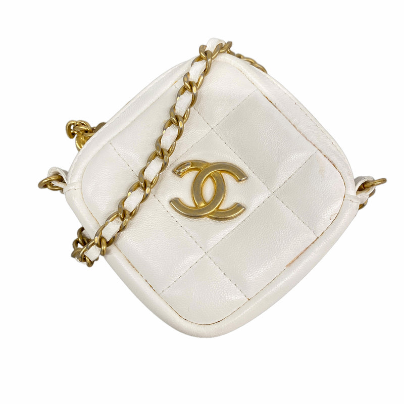 【6id5977】シャネル ショルダーバッグ マトラッセ チェーンショルダー ラムスキン ホワイト ゴールド金具【中古】レディース