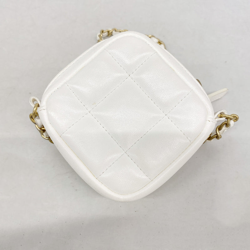 【6id5977】シャネル ショルダーバッグ マトラッセ チェーンショルダー ラムスキン ホワイト ゴールド金具【中古】レディース