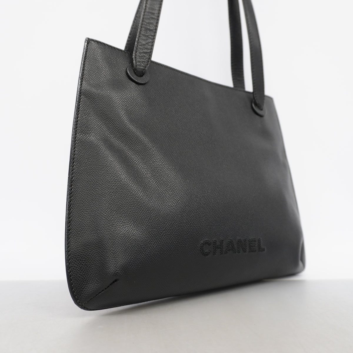 【6id6067-h】シャネル ショルダーバッグ キャビアスキン ブラック ゴールド金具【中古】レディース