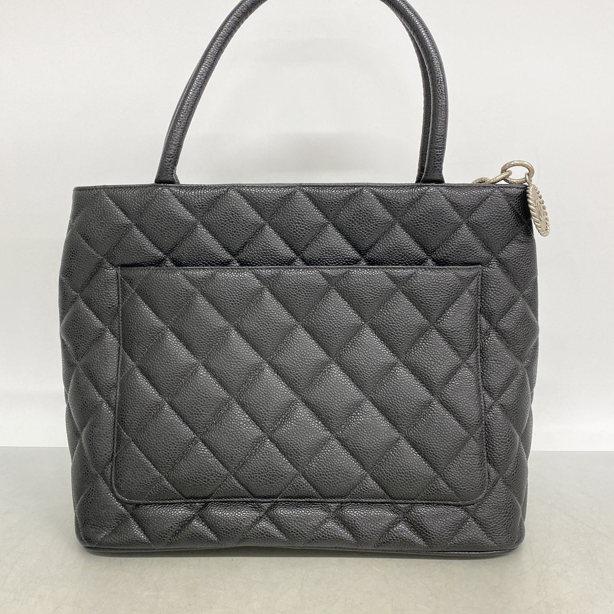 【6id6076-h】シャネル トートバッグ 復刻トート キャビアスキン ブラック シルバー金具【中古】レディース