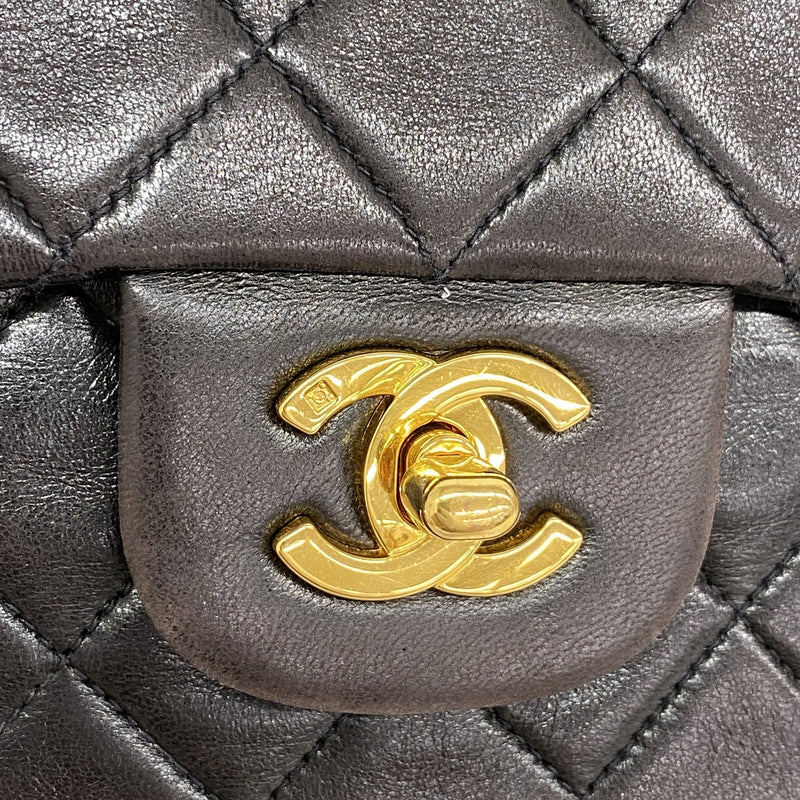 【6id6078-h】シャネル ショルダーバッグ マトラッセ Wフラップ Wチェーン ラムスキン ブラック ゴールド金具【中古】レディース