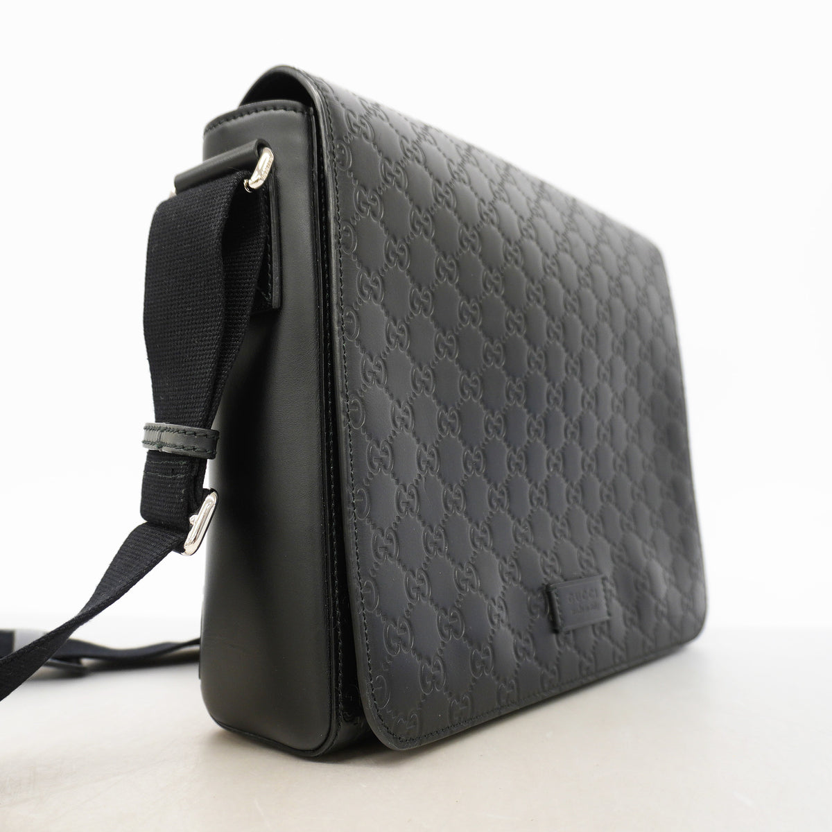 【6id6081】グッチ ショルダーバッグ グッチシマ 523226 レザー ブラック シルバー金具【中古】メンズ