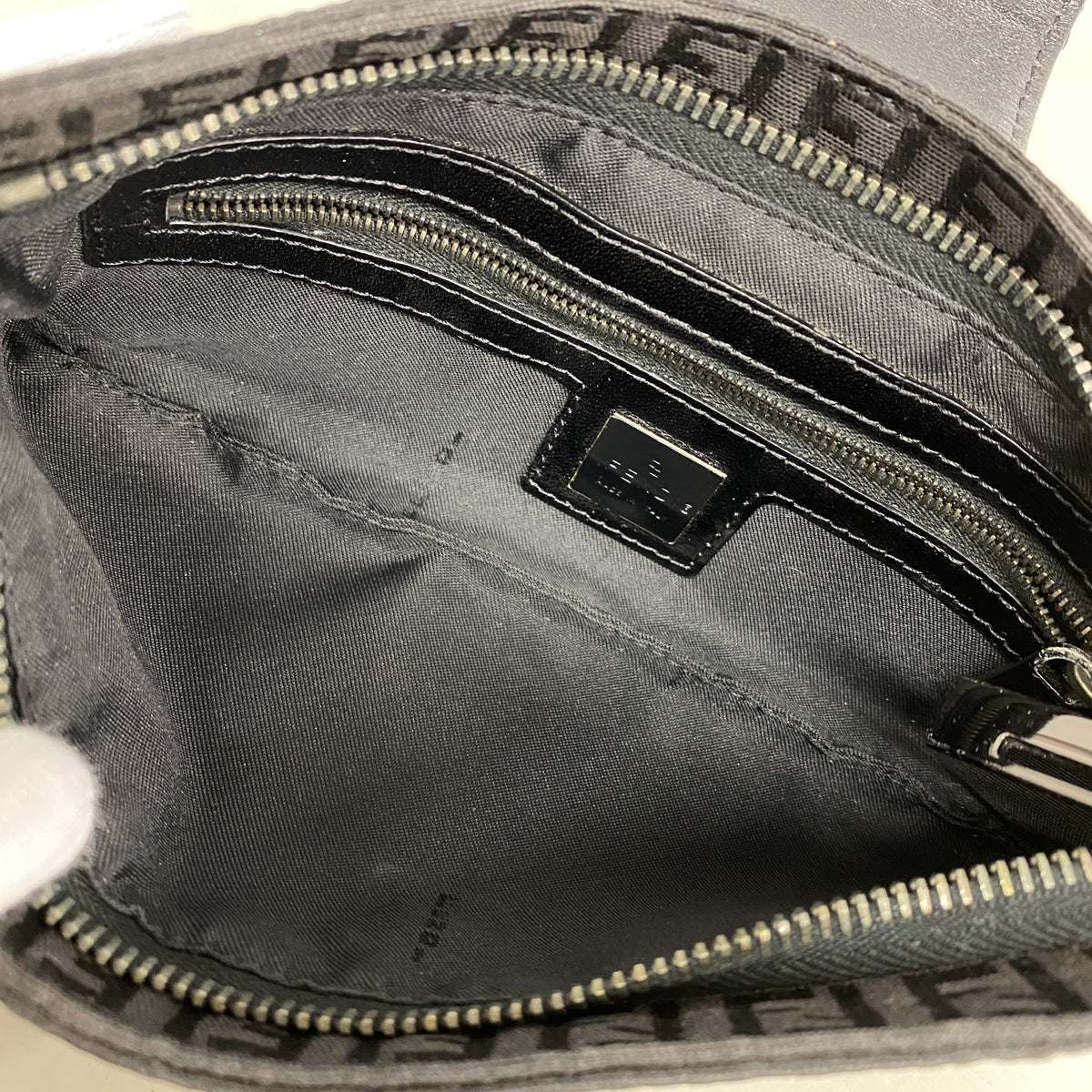 【6id6102】フェンディ ハンドバッグ ズッキーノ ナイロンキャンバス ブラック シルバー金具【中古】レディース