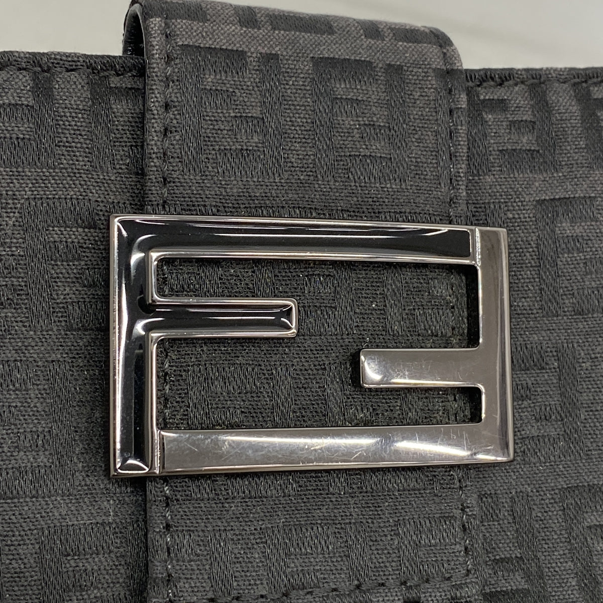 【6id6102】フェンディ ハンドバッグ ズッキーノ ナイロンキャンバス ブラック シルバー金具【中古】レディース