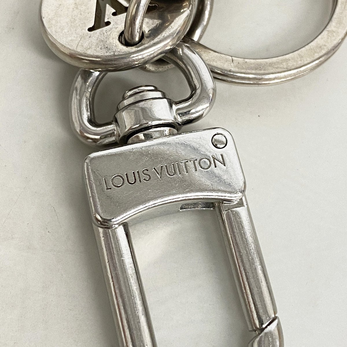 【6id6128】ルイヴィトン キーホルダー・チャーム モノグラム スリムドラゴンヌ M00853 ブラウン【中古】メンズ