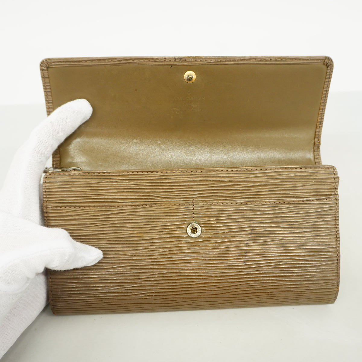 【6id6135】ルイヴィトン 長財布 エピ ポシェットポルトモネクレディ M6357C ペッパー【中古】レディース