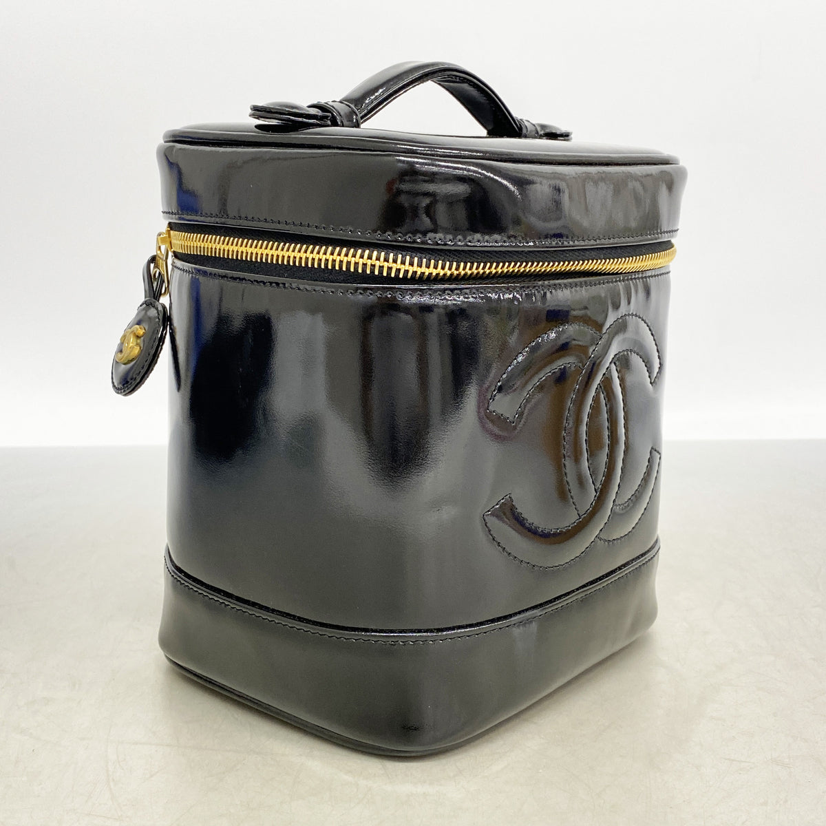 【6id6165】シャネル バニティバッグ パテントレザー ブラック ゴールド金具【中古】レディース