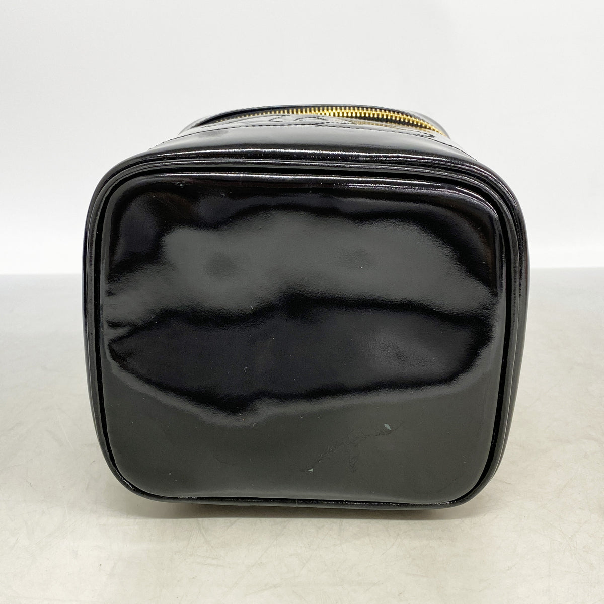 【6id6165】シャネル バニティバッグ パテントレザー ブラック ゴールド金具【中古】レディース
