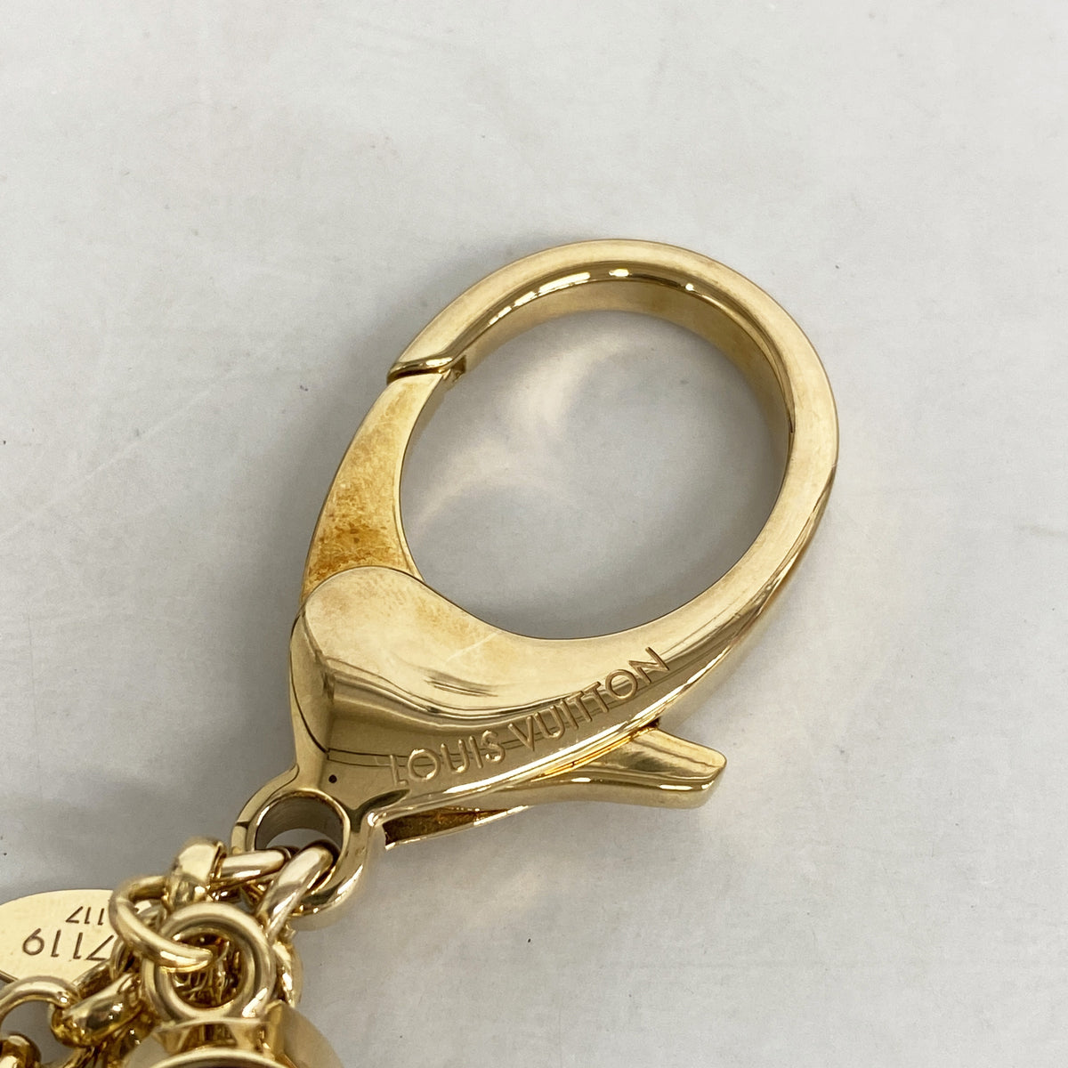 【6id6182】ルイヴィトン キーホルダー・チャーム フルールドゥモノグラム M67119 ゴールド マルチカラー【中古】レディース