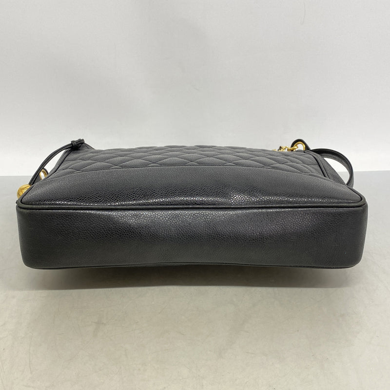 【6id6184】シャネル ショルダーバッグ マトラッセ チェーンショルダー キャビアスキン ブラック ゴールド金具【中古】レディース