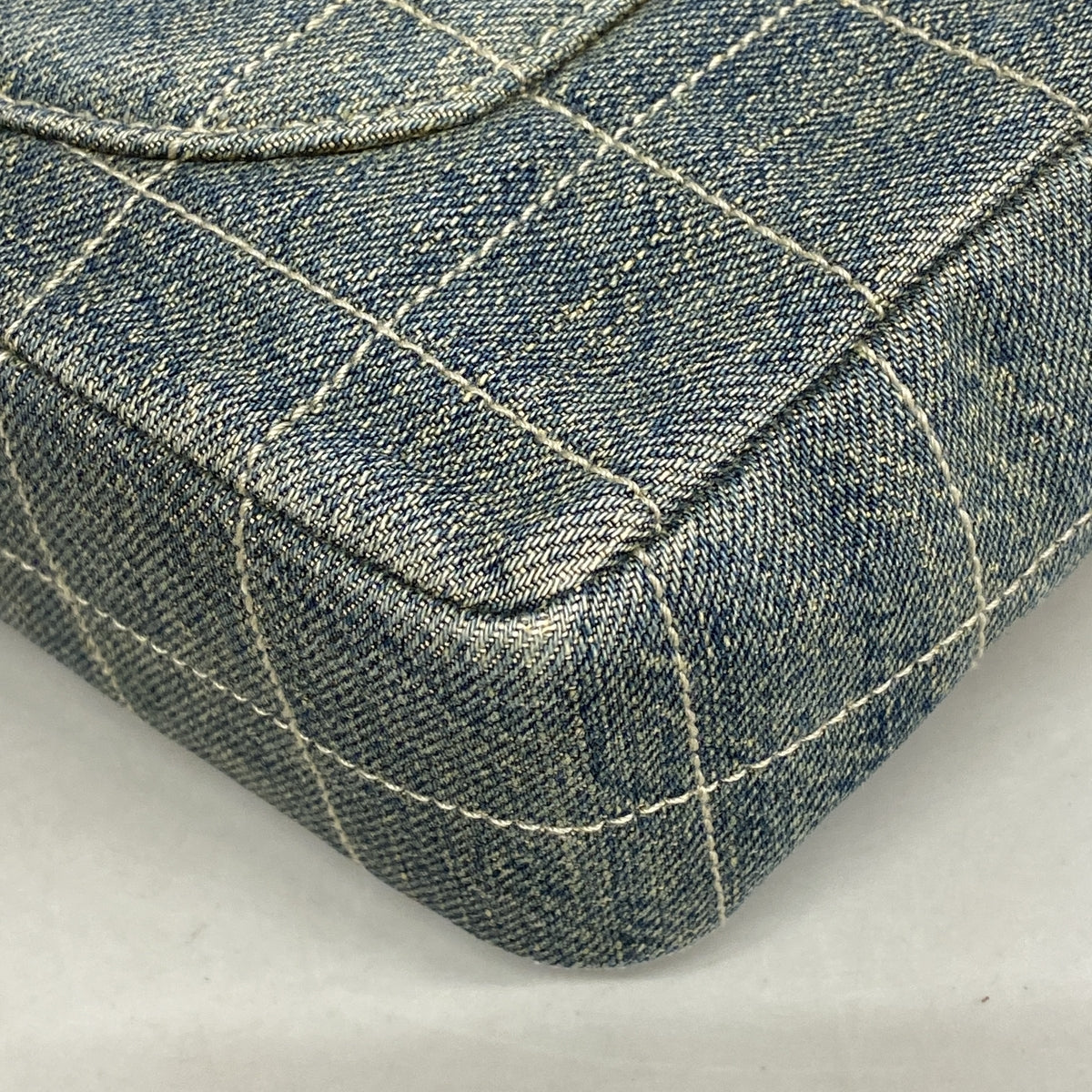 【6id6185】シャネル ショルダーバッグ チョコバー Wチェーン デニム ブルー シルバー金具【中古】レディース