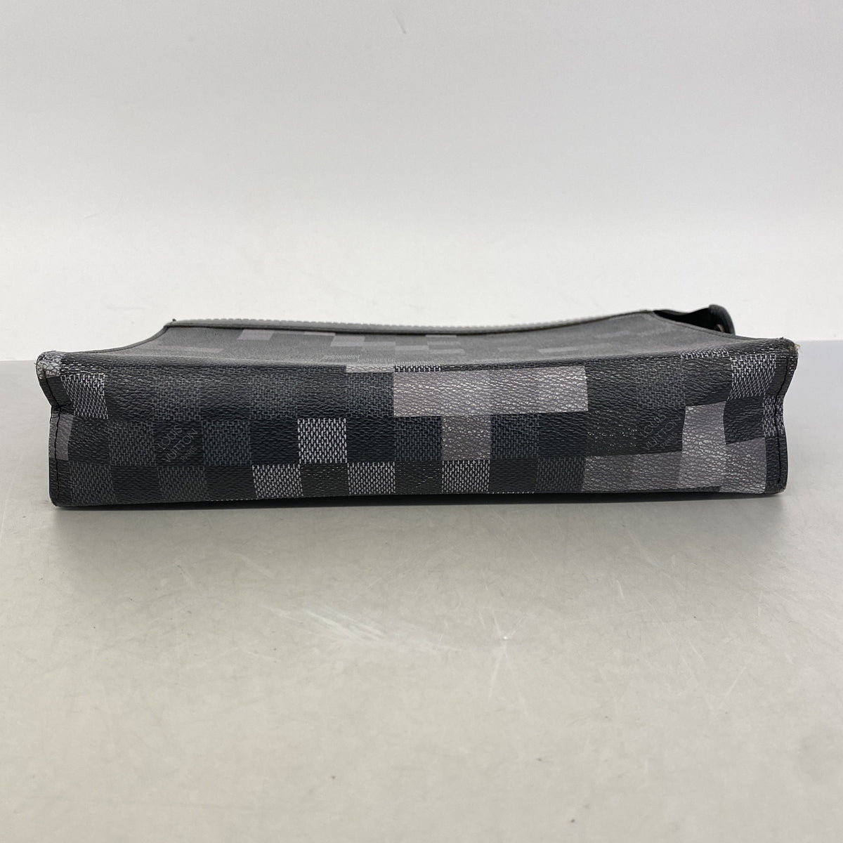 【6id6245】ルイヴィトン クラッチバッグ ダミエ・グラフィット ポシェットヴォワヤージュMM N60175 ブラック【中古】メンズ