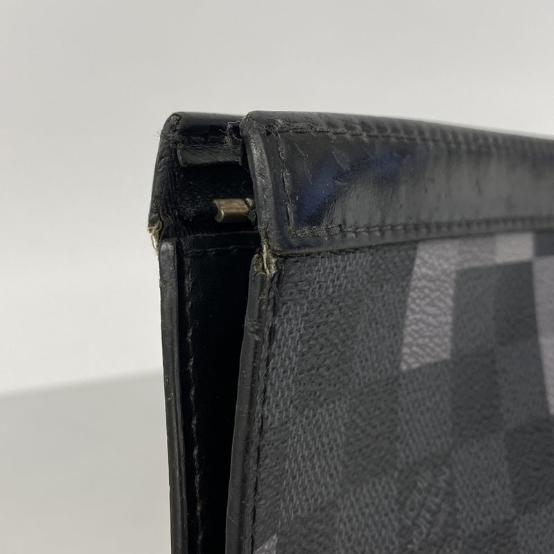 【6id6245】ルイヴィトン クラッチバッグ ダミエ・グラフィット ポシェットヴォワヤージュMM N60175 ブラック【中古】メンズ