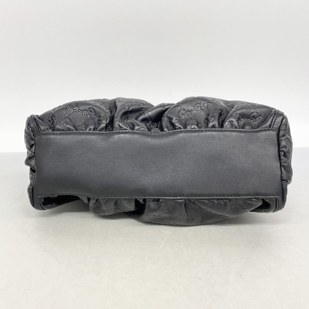 【6id6274】グッチ ショルダーバッグ グッチシマ 190525 レザー ブラック シャンパンゴールド金具【中古】レディース