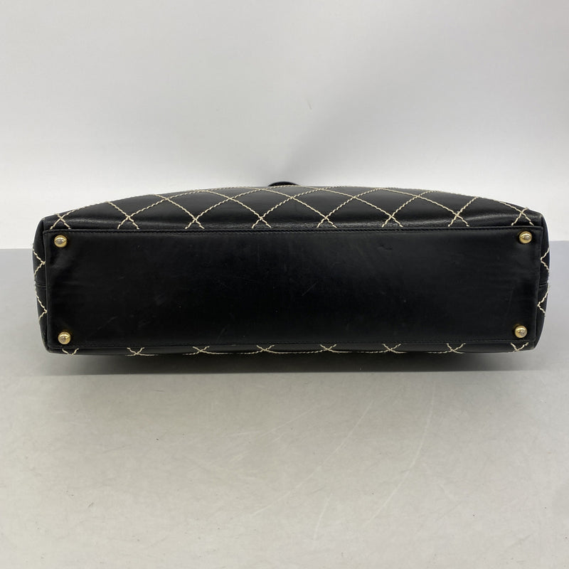 【6id6298】シャネル トートバッグ ワイルドステッチ レザー ブラック ゴールド金具【中古】レディース