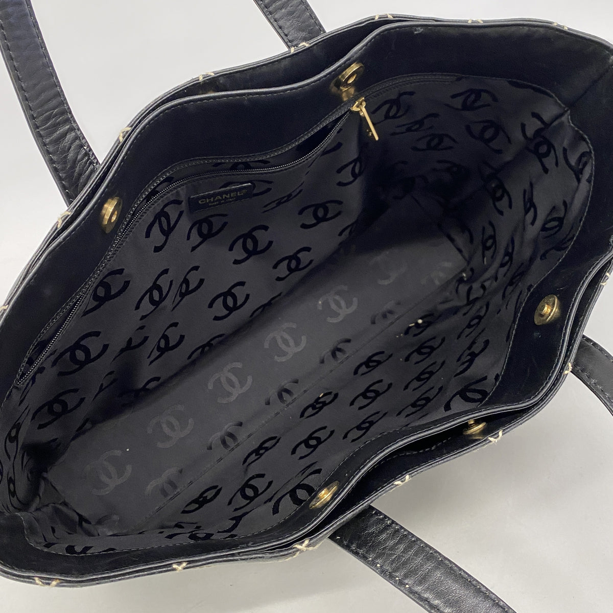 【6id6298】シャネル トートバッグ ワイルドステッチ レザー ブラック ゴールド金具【中古】レディース