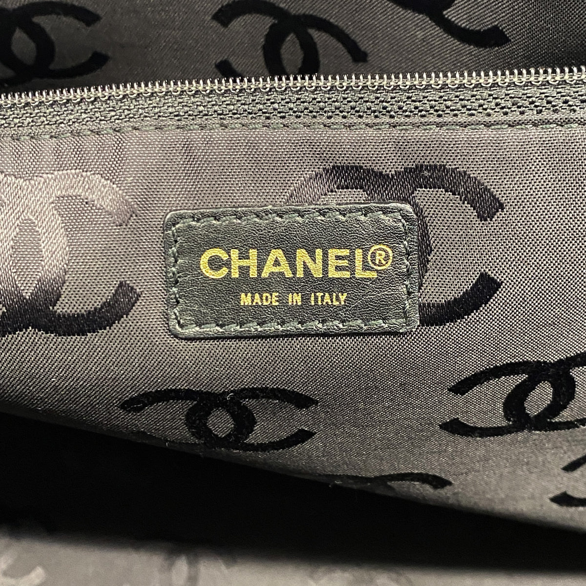 【6id6298】シャネル トートバッグ ワイルドステッチ レザー ブラック ゴールド金具【中古】レディース