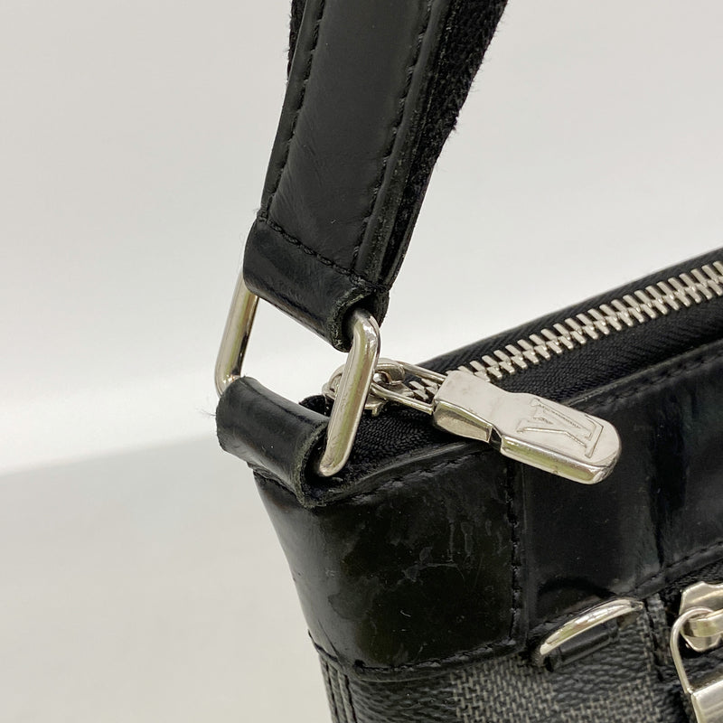 【6id6326】ルイヴィトン ショルダーバッグ ダミエ・グラフィット ミックPM N40003 ブラック【中古】メンズ