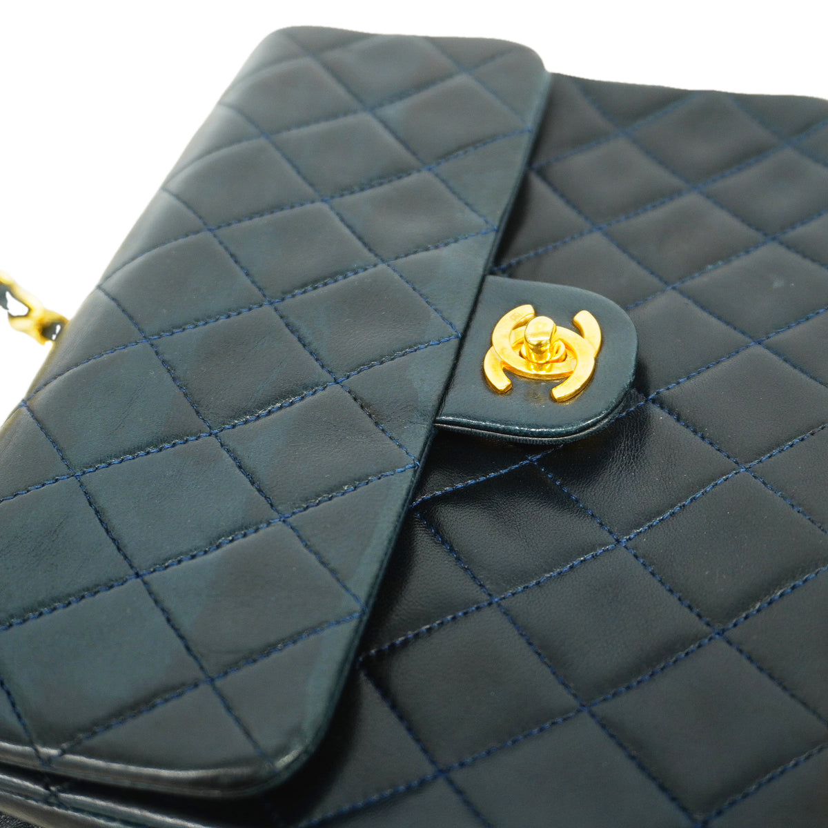 【6id6382】シャネル ショルダーバッグ マトラッセ チェーンショルダー ラムスキン ネイビー ゴールド金具【中古】レディース