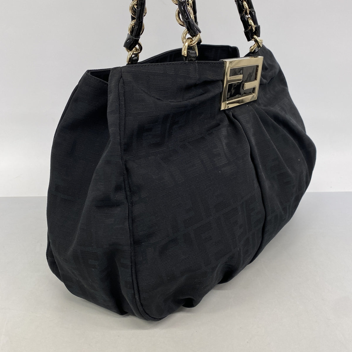 【6ie6468】フェンディ トートバッグ ズッカ ナイロンキャンバス ブラック ゴールド金具【中古】レディース