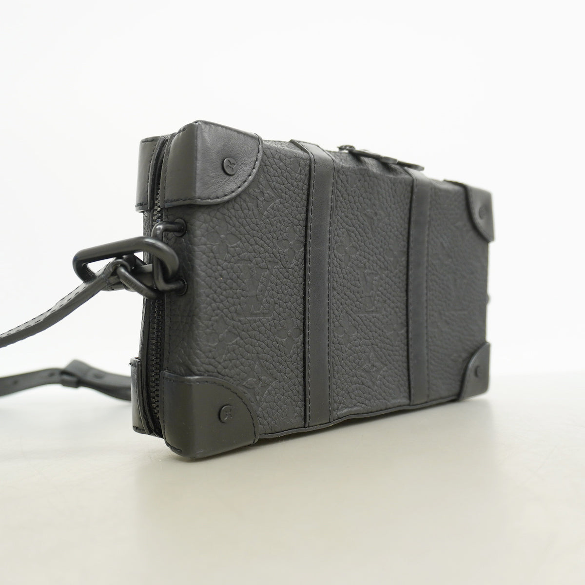 【6ie6494】ルイヴィトン ショルダーバッグ モノグラムトリヨン ソフトトランクウォレット M80224 ブラック【中古】メンズ