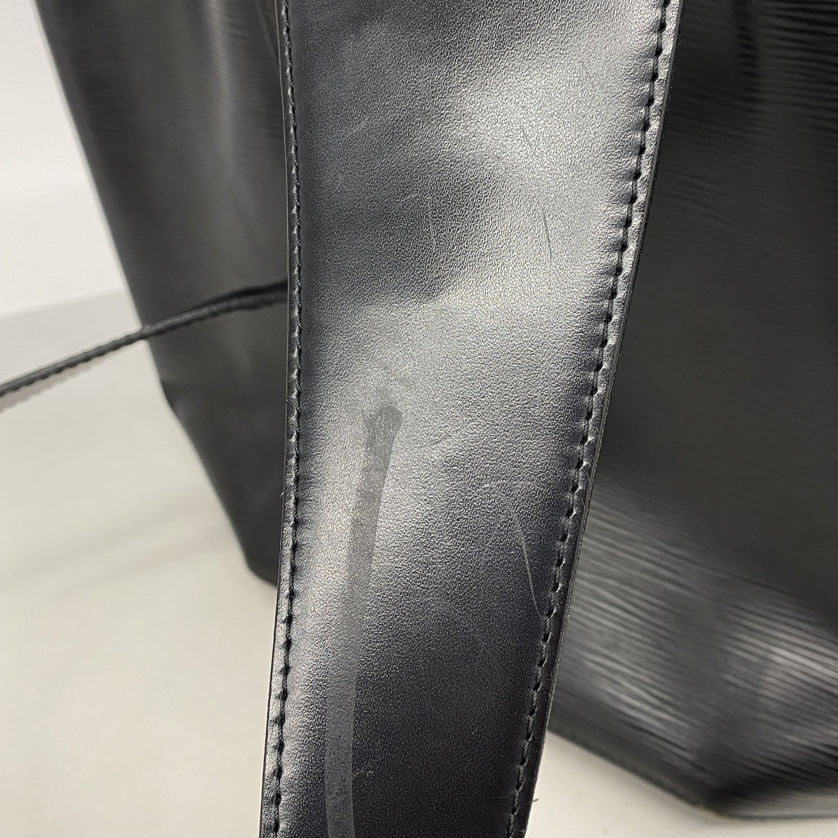 【6ie6511】ルイヴィトン ボディバッグ エピ サックアド M80153 ノワール【中古】レディース
