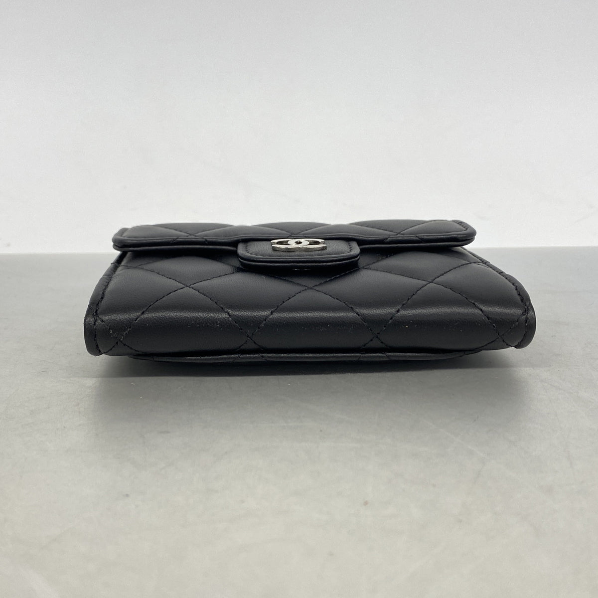 【6ie6515】シャネル カードケース マトラッセ ラムスキン ブラック シルバー金具【中古】レディース