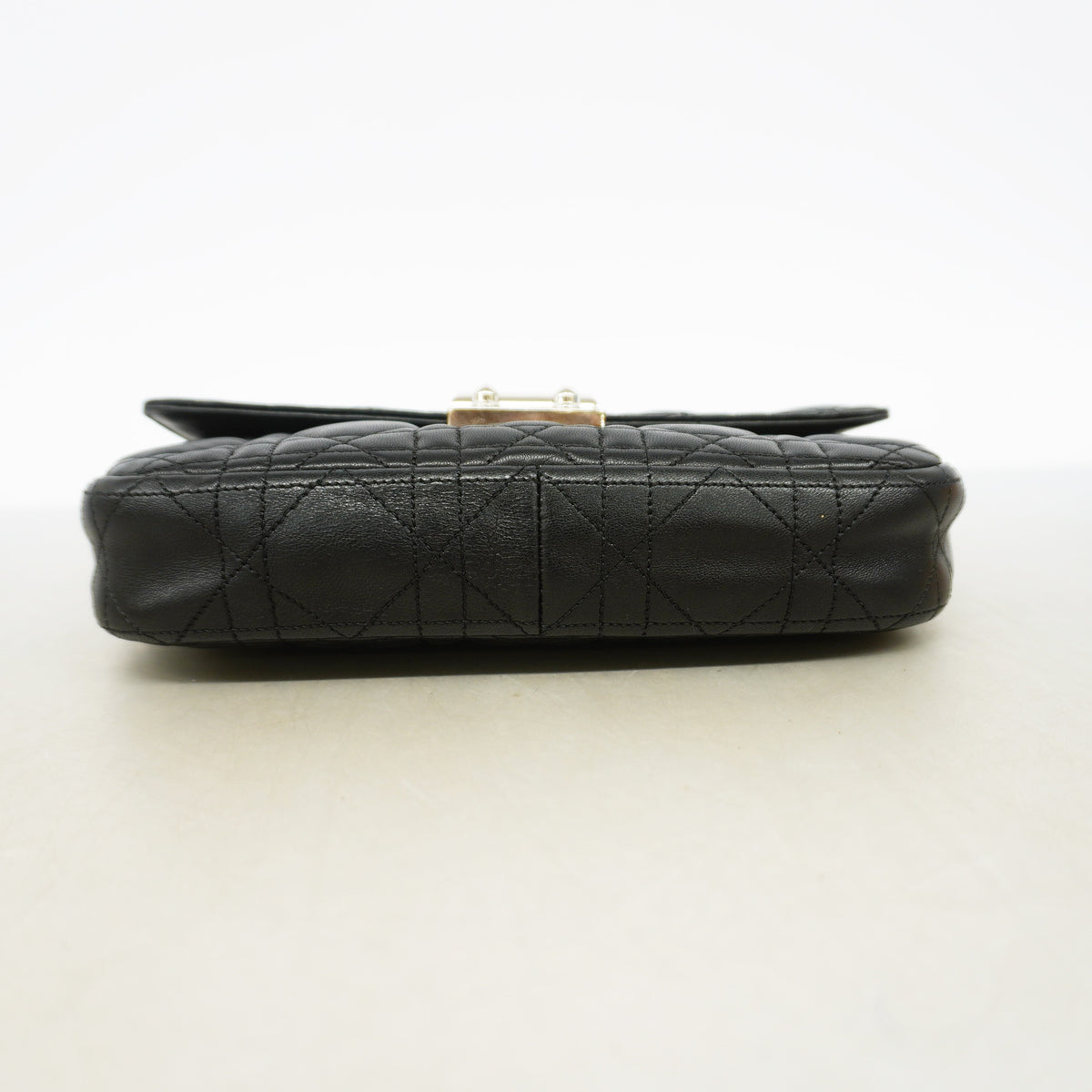 【6ie6565】クリスチャンディオール ショルダーバッグ カナージュ レザー ブラック シルバー金具【中古】レディース