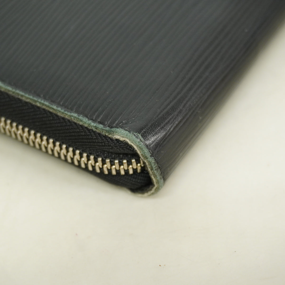 【6ie6627】ルイヴィトン 長財布 エピ ジッピーオーガナイザー M60632 ノワール【中古】メンズ