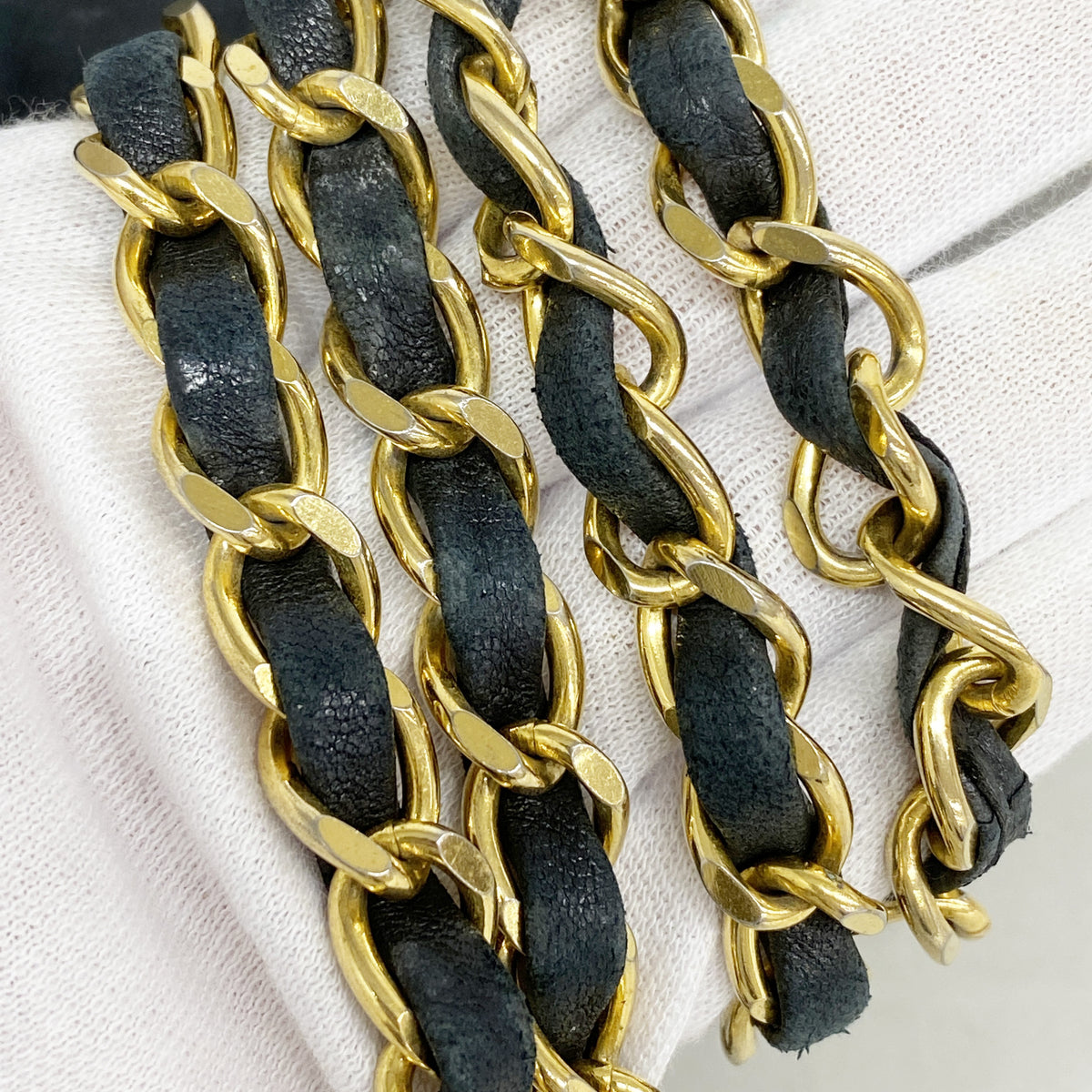 【6ie6635】シャネル ショルダーバッグ マトラッセ Wフラップ Wチェーン ラムスキン ブラック ゴールド金具【中古】レディース
