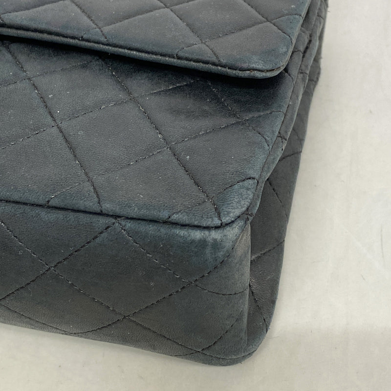 【6ie6635】シャネル ショルダーバッグ マトラッセ Wフラップ Wチェーン ラムスキン ブラック ゴールド金具【中古】レディース