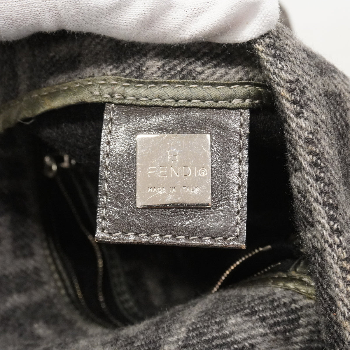 【6ie6657】フェンディ ショルダーバッグ ズッカ マンマバケット ニット グレー シルバー金具【中古】レディース
