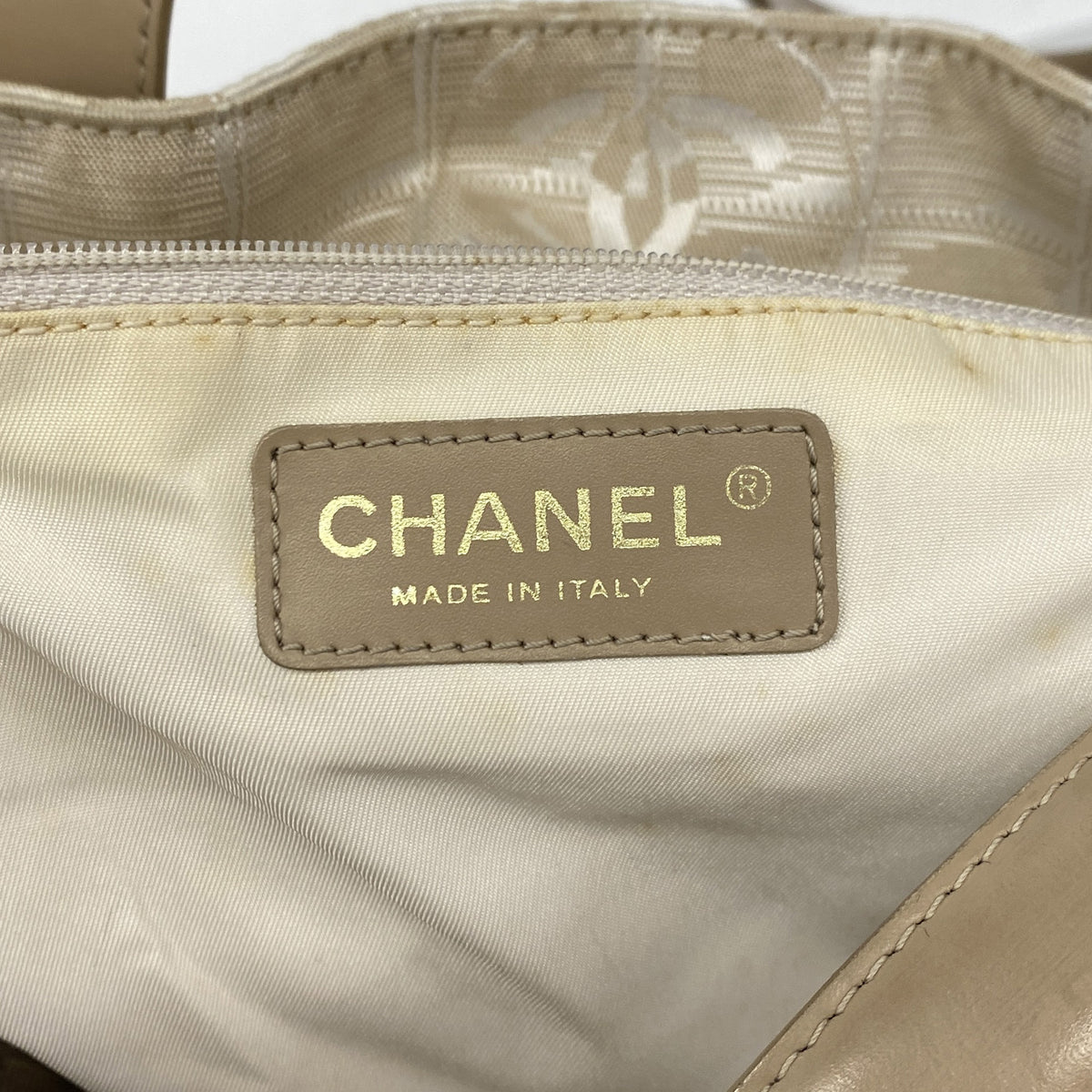 【6ie6699】シャネル トートバッグ ニュートラベル ナイロン ベージュ シャンパンゴールド金具【中古】レディース