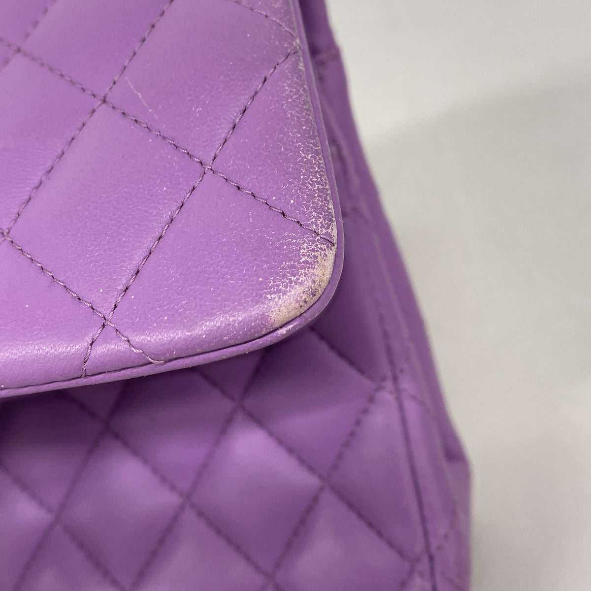 【6ie6702】シャネル ショルダーバッグ マトラッセ Wフラップ Wチェーン ラムスキン パープル シルバー金具【中古】レディース