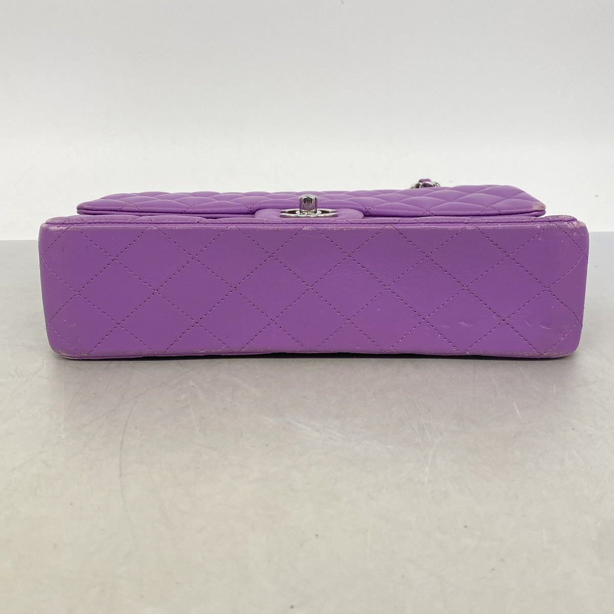 【6ie6702】シャネル ショルダーバッグ マトラッセ Wフラップ Wチェーン ラムスキン パープル シルバー金具【中古】レディース