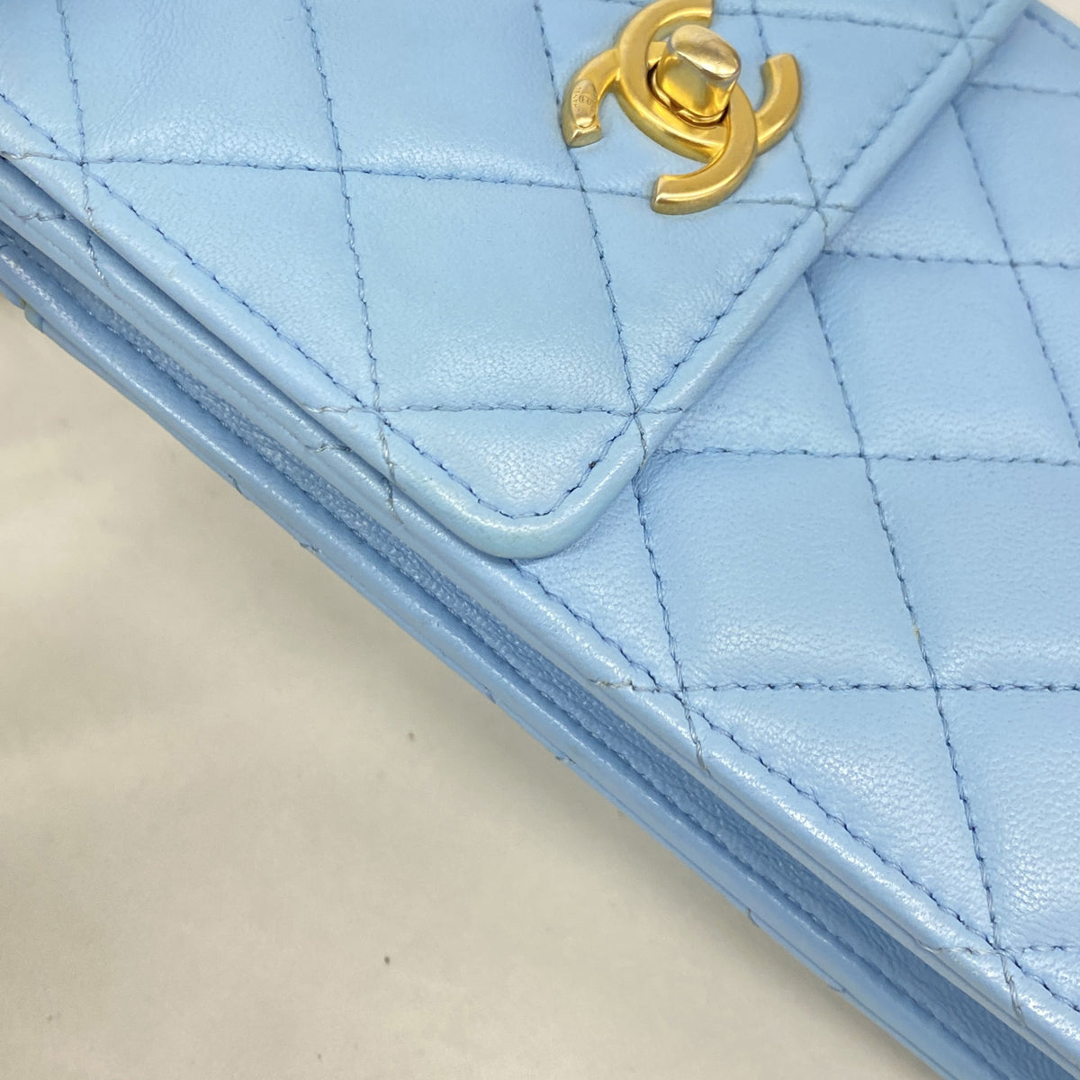 【6ie6703】シャネル ショルダーバッグ マトラッセ チェーンショルダー ラムスキン スカイブルー シャンパンゴールド金具【中古】レディース